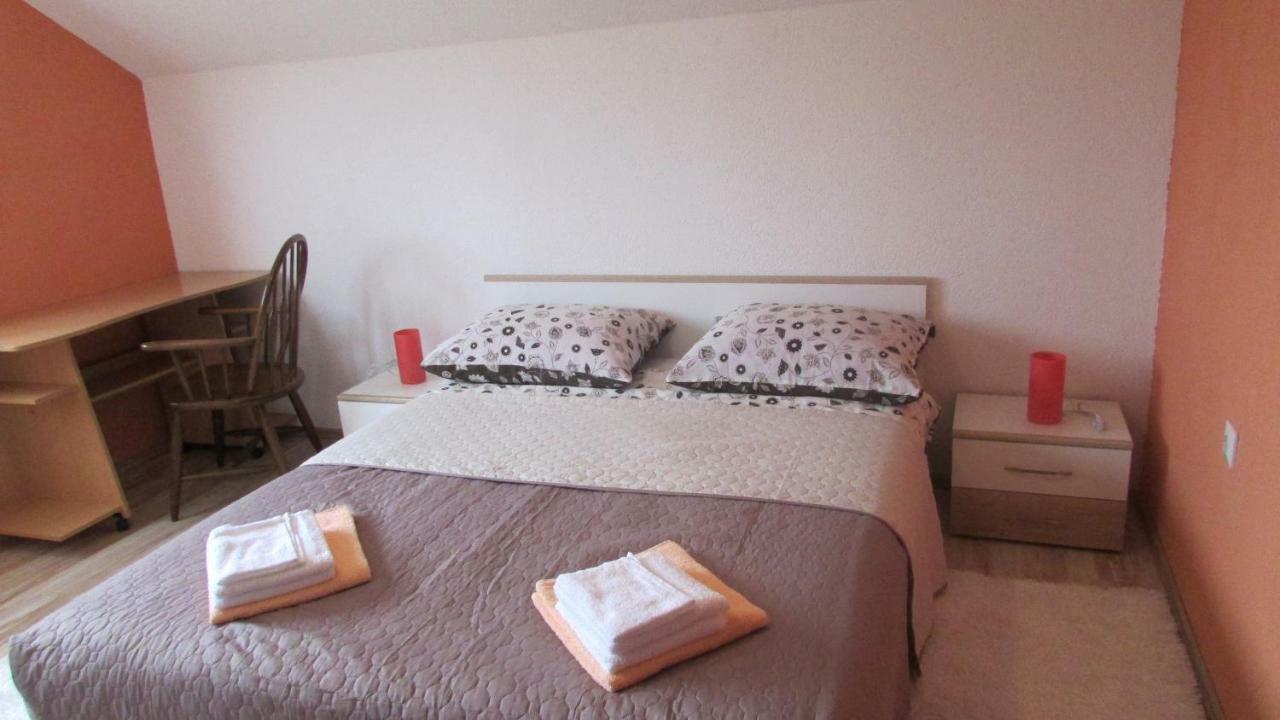 Apartman Franjicic Korenica Exteriör bild